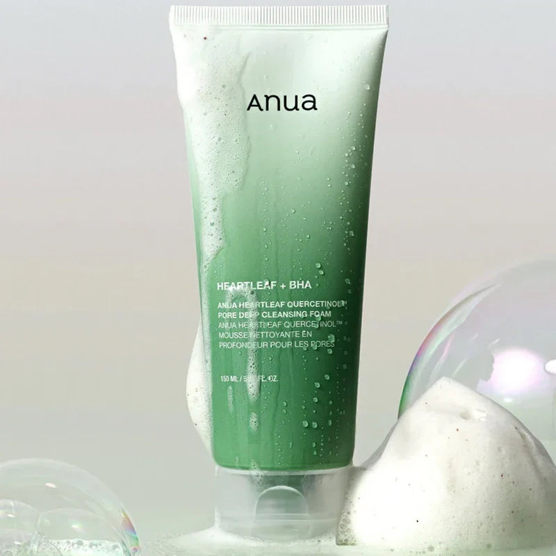 Anua Heartleaf + BHA Pore Deep Cleansing Foam - sejas putas dziļai poru attīrīšanai, ādas taukainības mazināšanai un nomierināšanai.