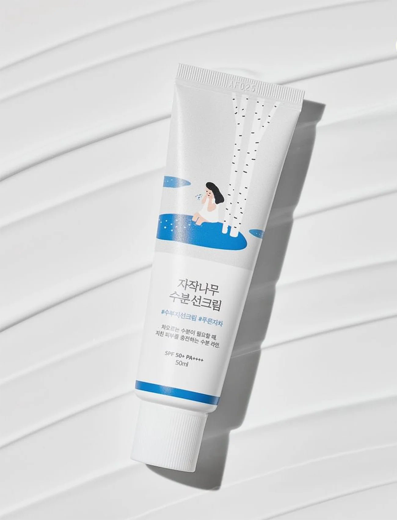 Round Lab Birch Juice Moisturizing Sun Cream - saules aizsargkrēms sejas ādai ar bērza sulu aizsardzībai pret UV stariem un ādas intensīvai mitrināšanai.