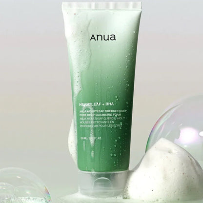 Anua Heartleaf + BHA Pore Deep Cleansing Foam - sejas putas dziļai poru attīrīšanai, ādas taukainības mazināšanai un nomierināšanai.