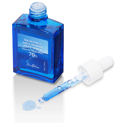 Dr. Althea Aqua Marine Deep intensīvi mitrinošs un atjaunojošs serums, kā formulas pamatā ir bambusa ūdens (70%), hialuronskābe, PDRN un citas vērtīgas sastāvdaļas. Mīkstina ādu, uzlabo tās tekstūru, izlīdzina smalkas grumbiņas un piešķir dabisku mirdzumu.