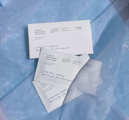 Dr. Althea Natural Brightening Velvet Mask – samtaina sejas maska ādas mirdzumam un tonusa uzlabošanai.