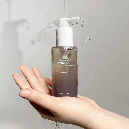 Haruharu Wonder Moisturizing and Deep Cleansing Facial Oil