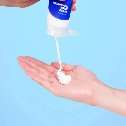 Isntree Hyaluronic Acid Moist Cream - sejas krēms ar hialuronskābi intensīvai ādas mitrināšanai, elastības uzlabošanai un mīkstināšanai.